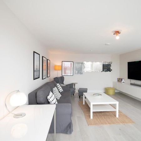 Spacious Apartment With Parking Space, Close To Heathrow, Elizabeth Line And Windsor Maidenhead Buitenkant foto