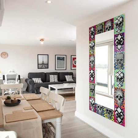 Spacious Apartment With Parking Space, Close To Heathrow, Elizabeth Line And Windsor Maidenhead Buitenkant foto