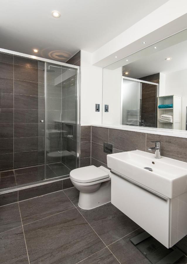 Spacious Apartment With Parking Space, Close To Heathrow, Elizabeth Line And Windsor Maidenhead Buitenkant foto